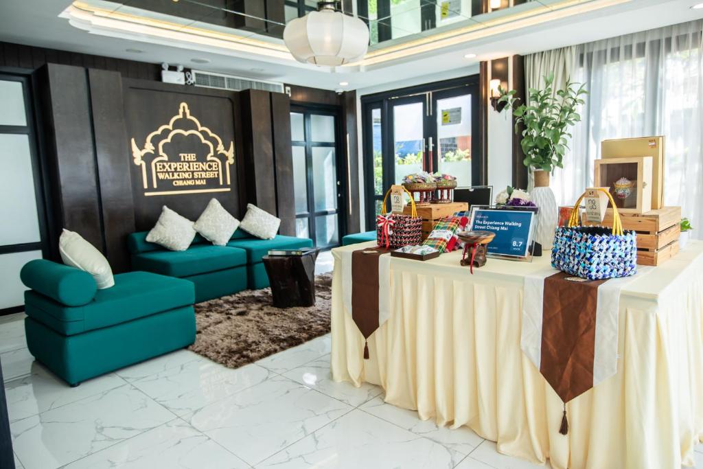 The Experience Walking Street Chiang Mai - Resim 9