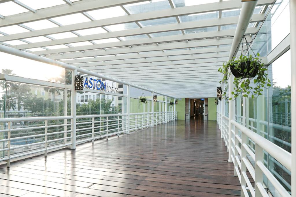 Balkón nebo terasa v ubytování Aston Bogor Hotel and Resort