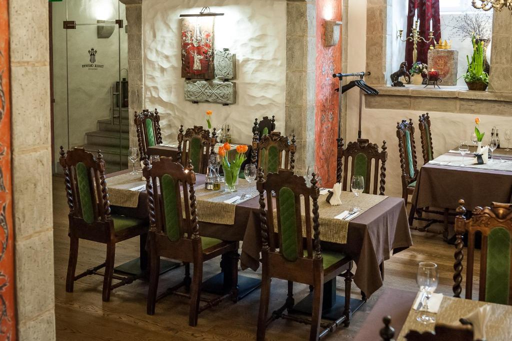 Restaurace v ubytování Three Crowns Residents