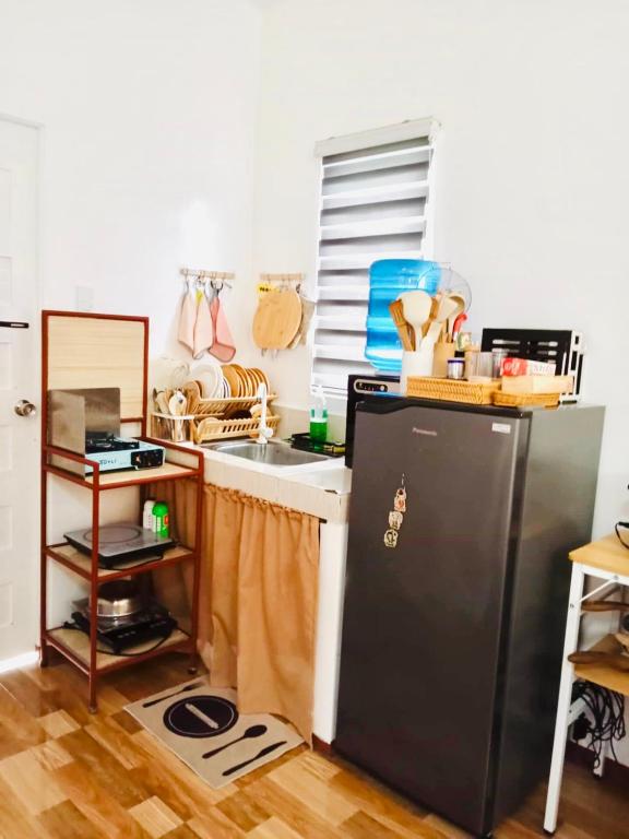 Cucina o angolo cottura di S&E-1 Tiny Guest House - Olango Island