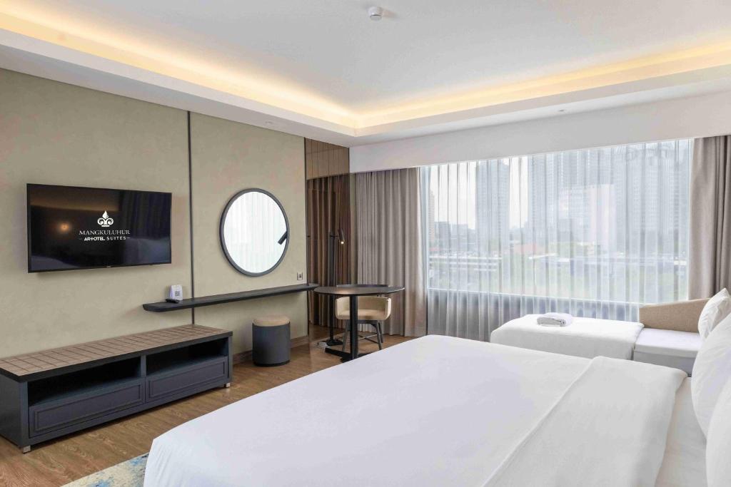 Mangkuluhur ARTOTEL SUITES - Premium Family Room