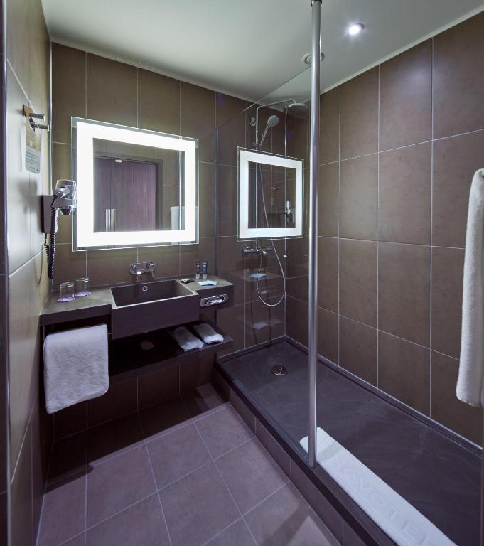 Um banheiro em Novotel Diyarbakir