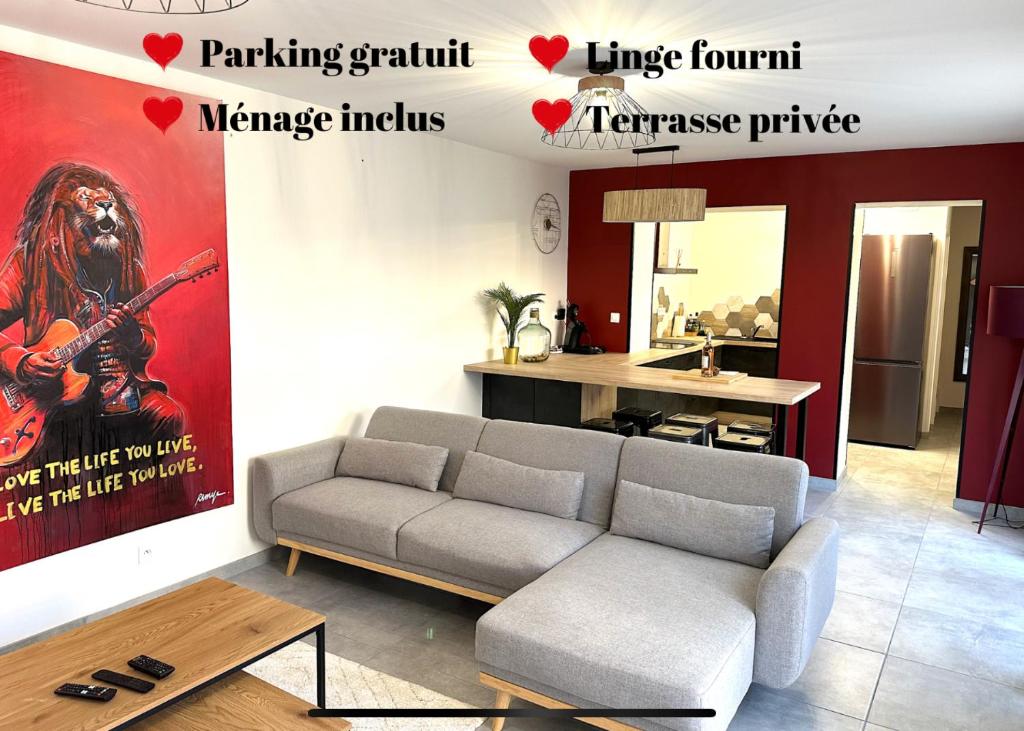 Posezení v ubytování Maison calme avec terrasse garage centre-ville B