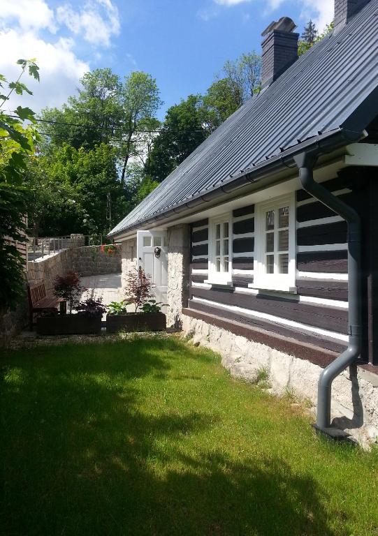 Vonkajšia záhrada v ubytovaní Dom Nad Wodospadem pod Śnieżnymi Kotłami