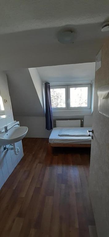 Koupelna v ubytování Low Budget Allach Apartmenthostel EVE 74