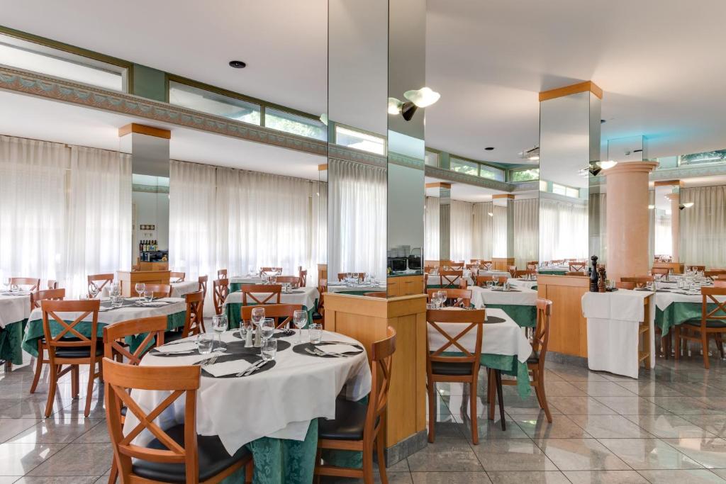 Restaurace v ubytování Hotel Cavour