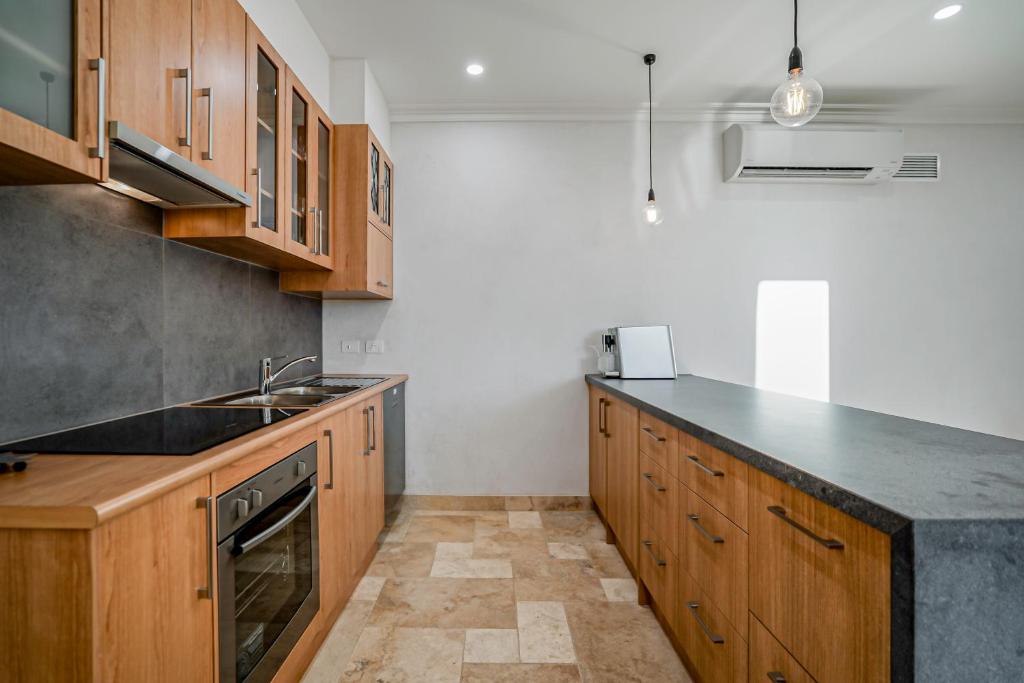 Kuchyň nebo kuchyňský kout v ubytování LIAPIS ESTATE Rostrevor Adelaide