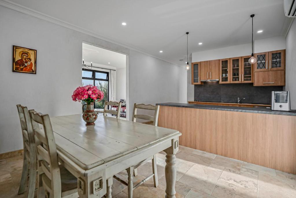 Kuchyň nebo kuchyňský kout v ubytování LIAPIS ESTATE Rostrevor Adelaide