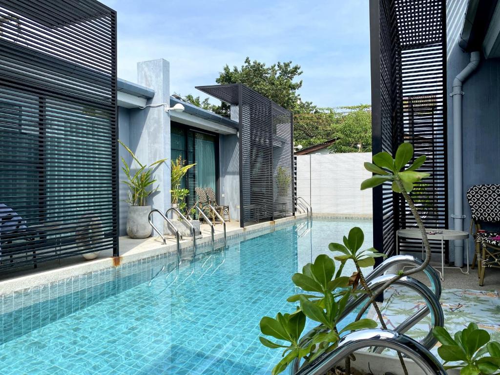 Bazén v ubytování Xen Pool Access nebo v jeho okolí