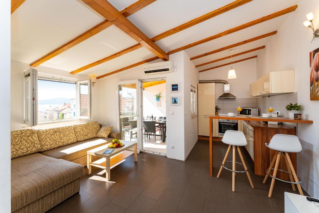 Kuchyňa alebo kuchynka v ubytovaní ApartmentHouse Ivana