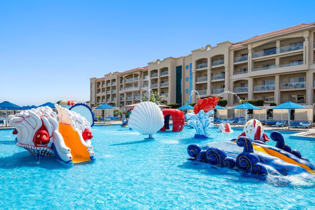 Бассейн в Pickalbatros White Beach Resort - Hurghada или поблизости