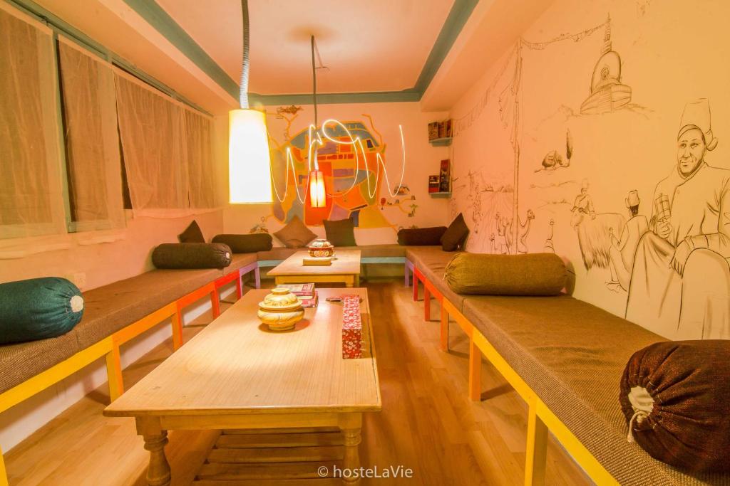 Istumisnurk majutusasutuses Himalayan Bunker Leh II