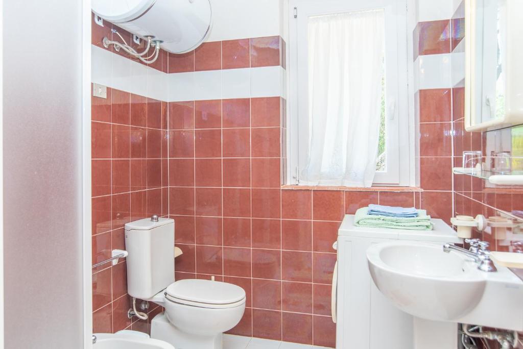 A bathroom at Villa Calipso
