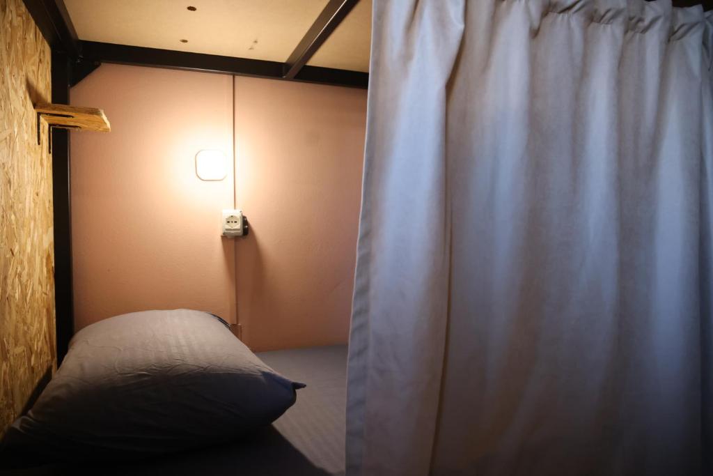 Cama o camas de una habitación en Shkodra Hostel & Day Tours
