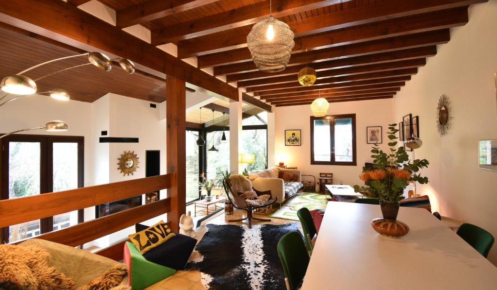 Photo de la galerie de l'établissement Belettes - Location vacances - Superbe villa avec piscine hors sol - HOSSEGOR, à Soorts-Hossegor