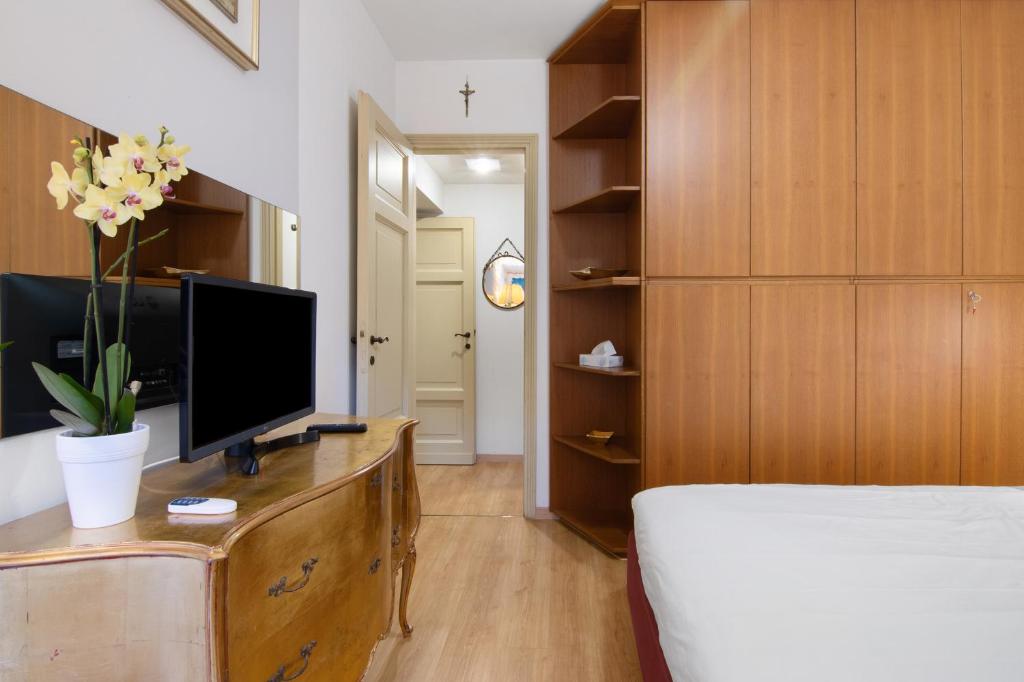 A television and/or entertainment centre at La Contessa - Lenno