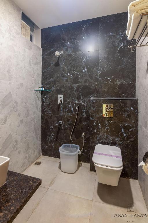 Koupelna v ubytování Anantharaa Hotel