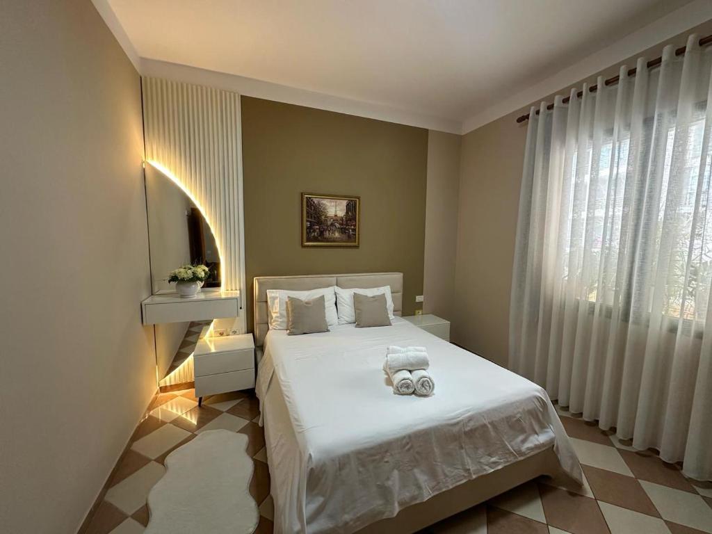 Ira-Apartment