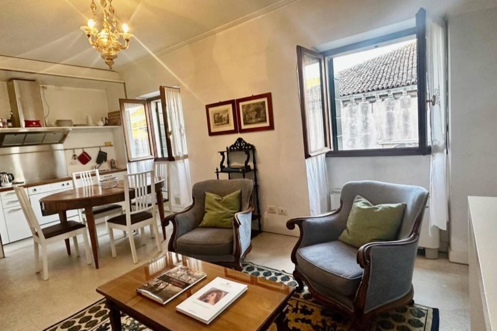 Palazzo Contarini Della Porta Di Ferro - Resim 26