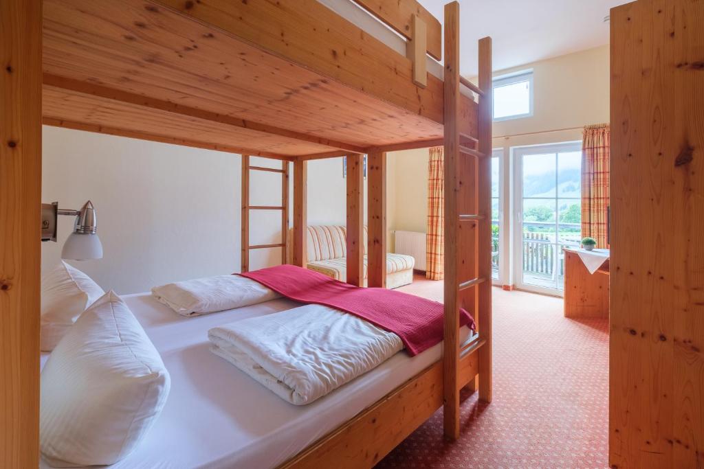 Postel nebo postele na pokoji v ubytování Gasthof Schwabenhof