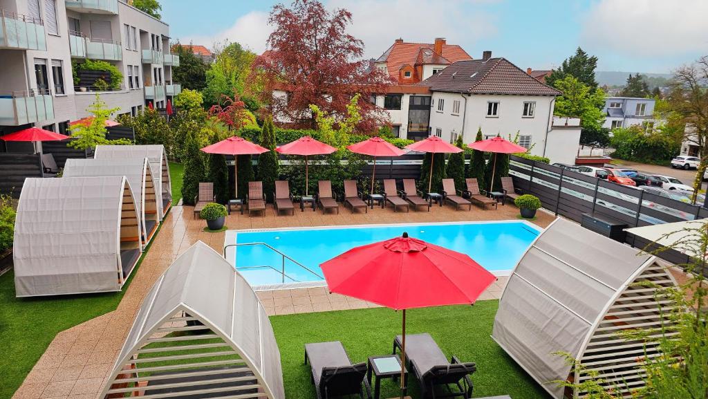 Bazén v ubytování Göbel`s Hotel Quellenhof nebo v jeho okolí