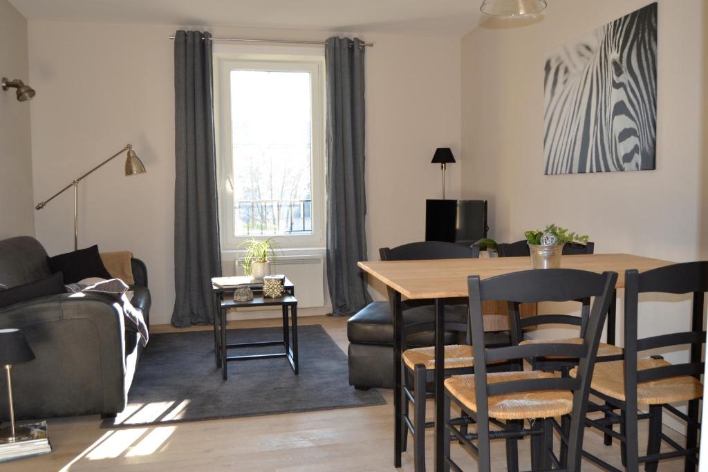Appart'hôtel 27 le lion d'or - One-Bedroom Apartment - Atelier