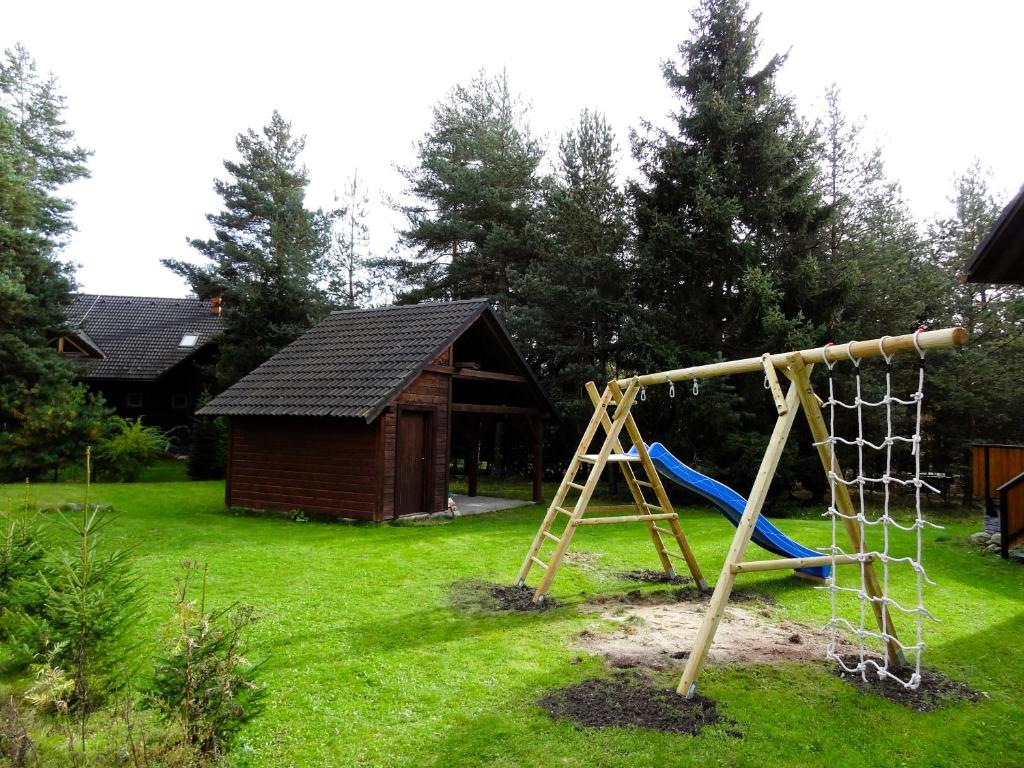 Herní místnost nebo prostor pro děti v ubytování Zrub Alpinus