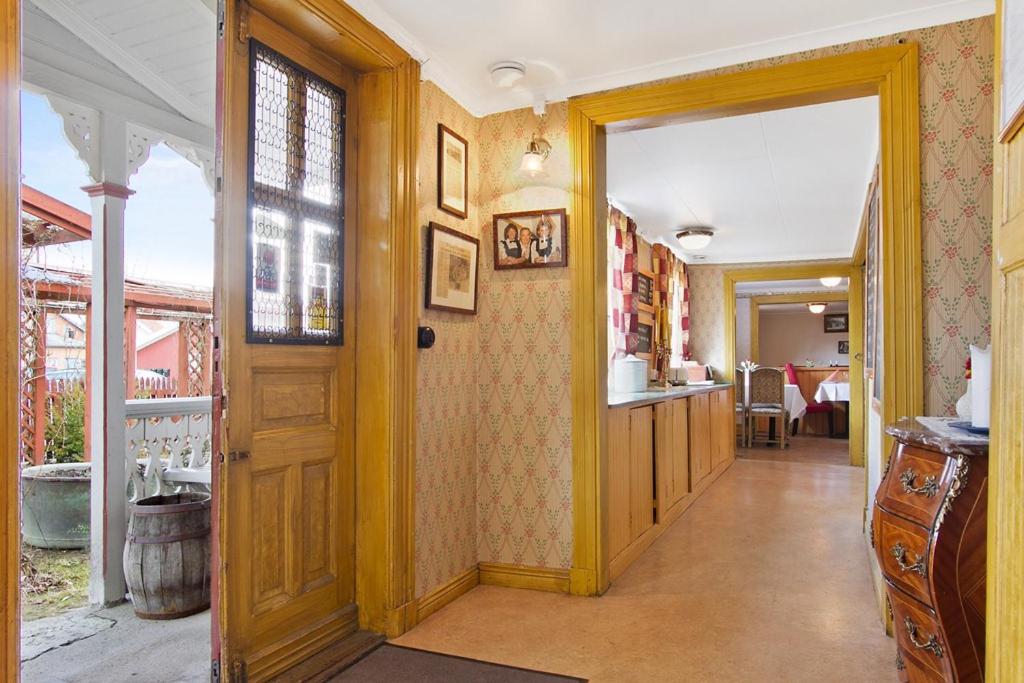 Kuchyň nebo kuchyňský kout v ubytování Hotell Mikaelsgården