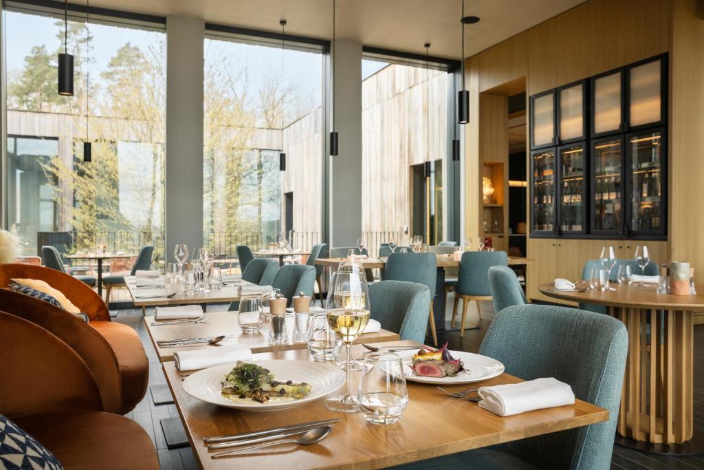 Nápoje v ubytování LOISIUM Wine & Spa Hotel Champagne