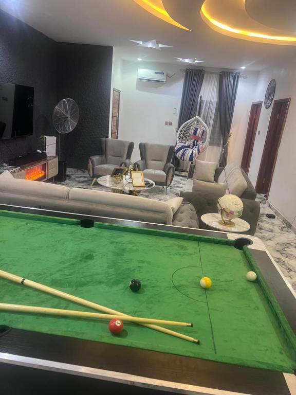 Biliár nebo kulečník v ubytování BrightstarCave
