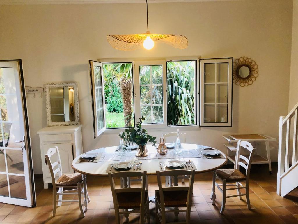 Galeriebild der Unterkunft Charmante villa 3 Chambres 1 mezzanine in Hourtin