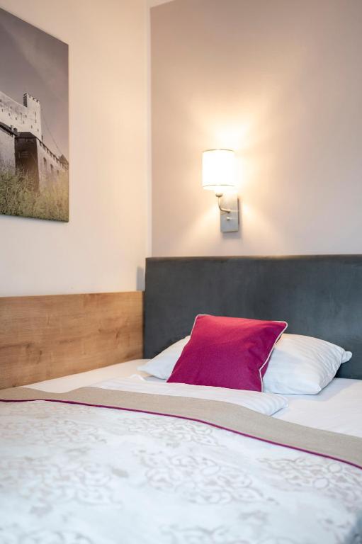 Posteľ alebo postele v izbe v ubytovaní HOTEL junior by MAX 70
