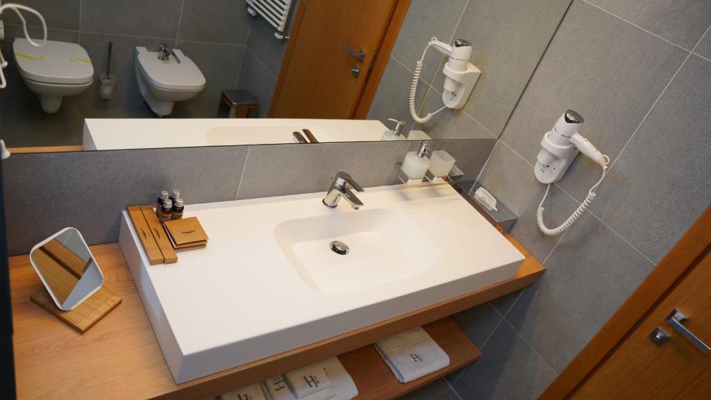 Koupelna v ubytování Hotel Sorin MIHAI