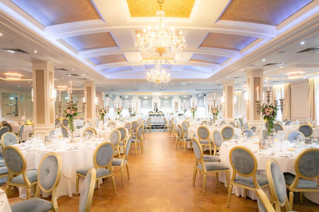 Cork's Vienna Woods Hotel & Villas - Resim 7
