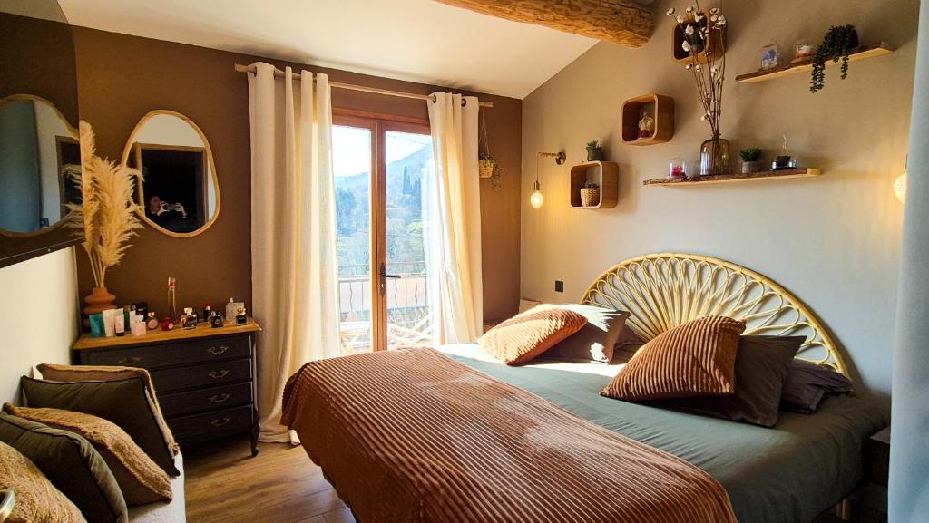 Postel nebo postele na pokoji v ubytování Maison au calme avec piscine, terrasse, BBQ