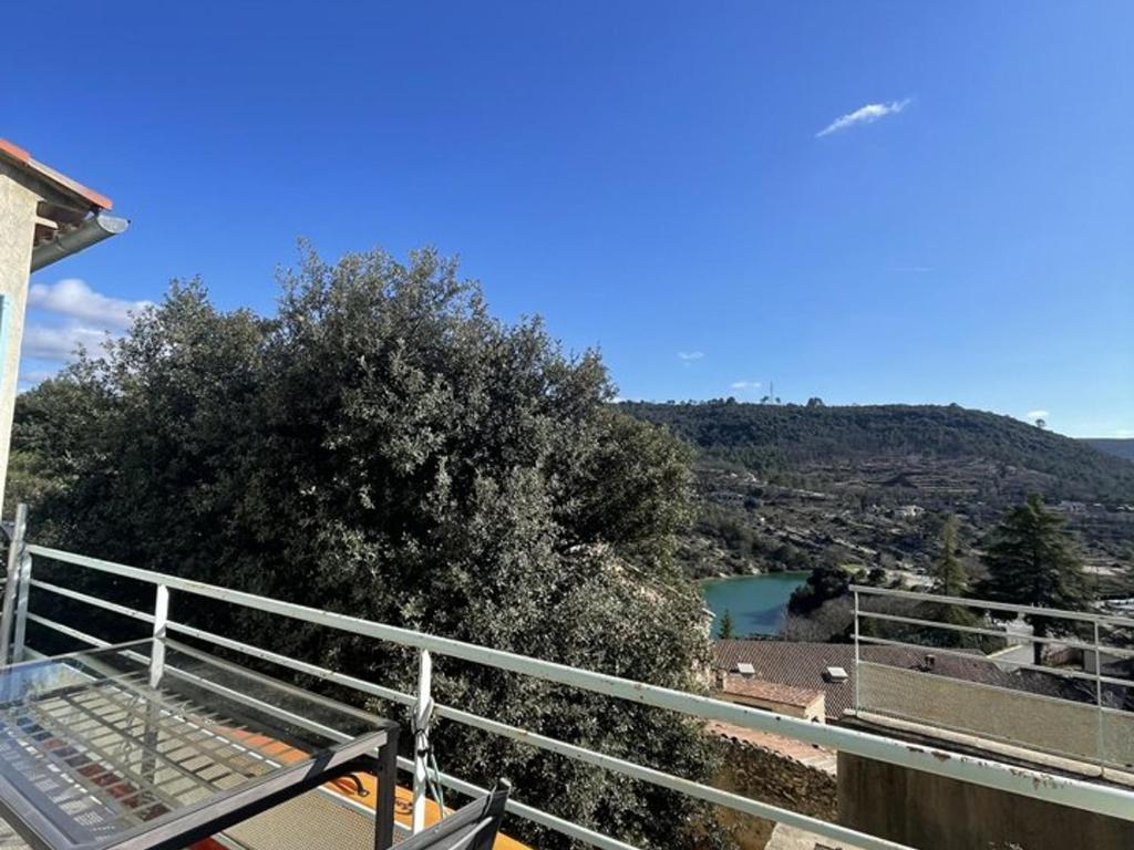 Photo de la galerie de l'établissement Maison charmante près du lac, parking privé, animaux admis - FR-1-822-12, à Esparron-de-Verdon