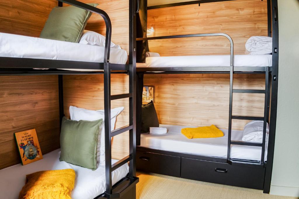 Voodi või voodid majutusasutuse HO36 Hostel Lyon toas