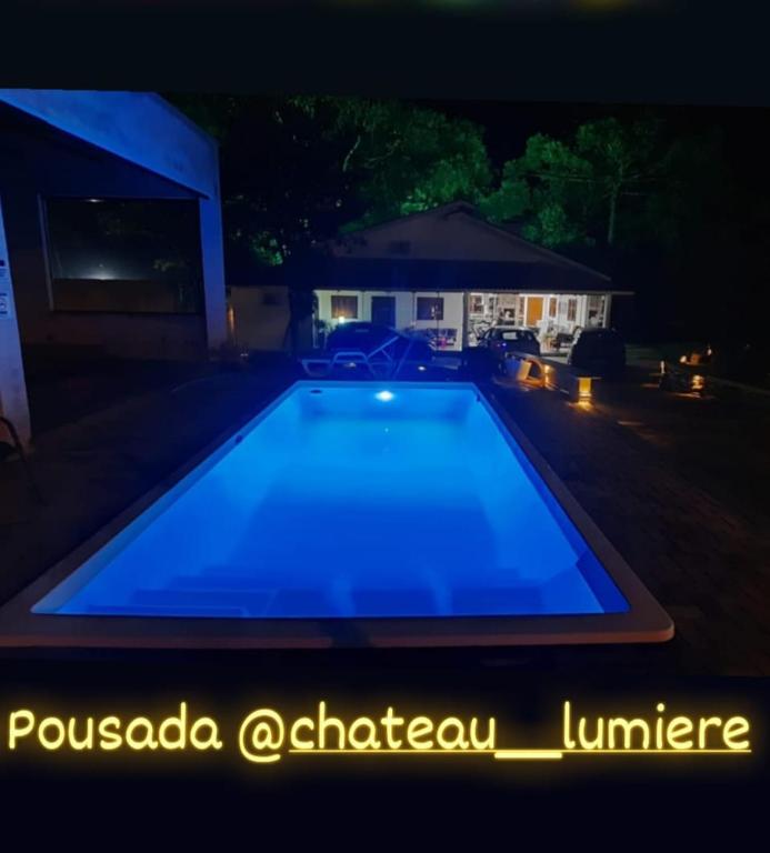 Bazén v ubytování Suite Brissac nebo v jeho okolí