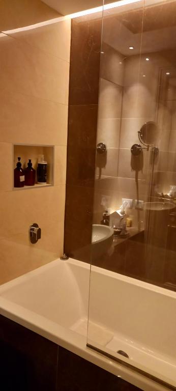 Palazzo Caruso - Resim 15