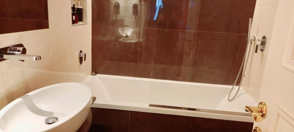 Palazzo Caruso - Resim 13