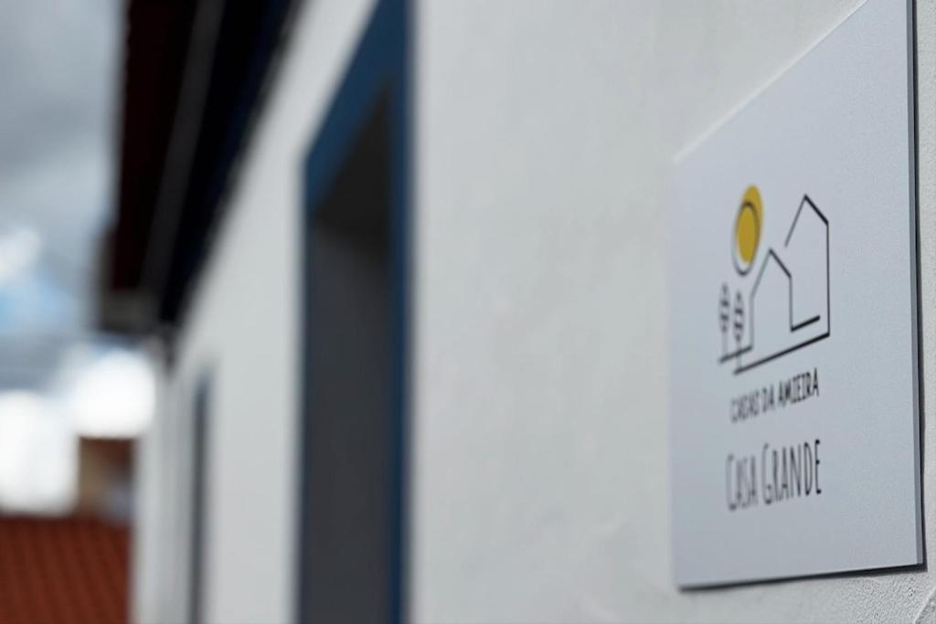 Chứng chỉ, giải thưởng, bảng hiệu hoặc các tài liệu khác trưng bày tại Casa Grande - Amieira Houses