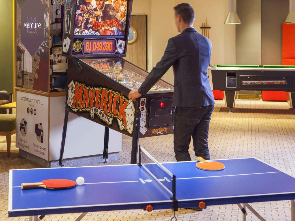 Stolní tenis v ubytování Mercure Paris Roissy CDG nebo okolí