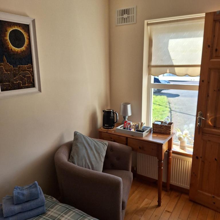 Posezení v ubytování Lovely Single Room in Listowel Kerry