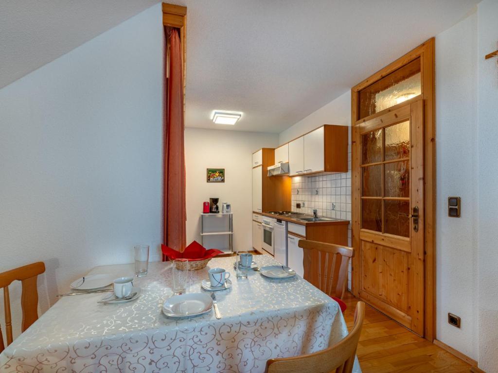 Kuchyň nebo kuchyňský kout v ubytování Apartment Herzele by Interhome