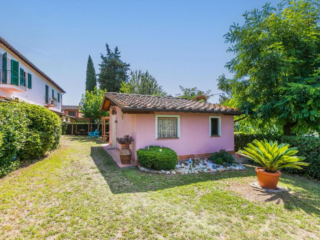 Κήπος έξω από το Holiday Home L'Uccelliera-1 by Interhome