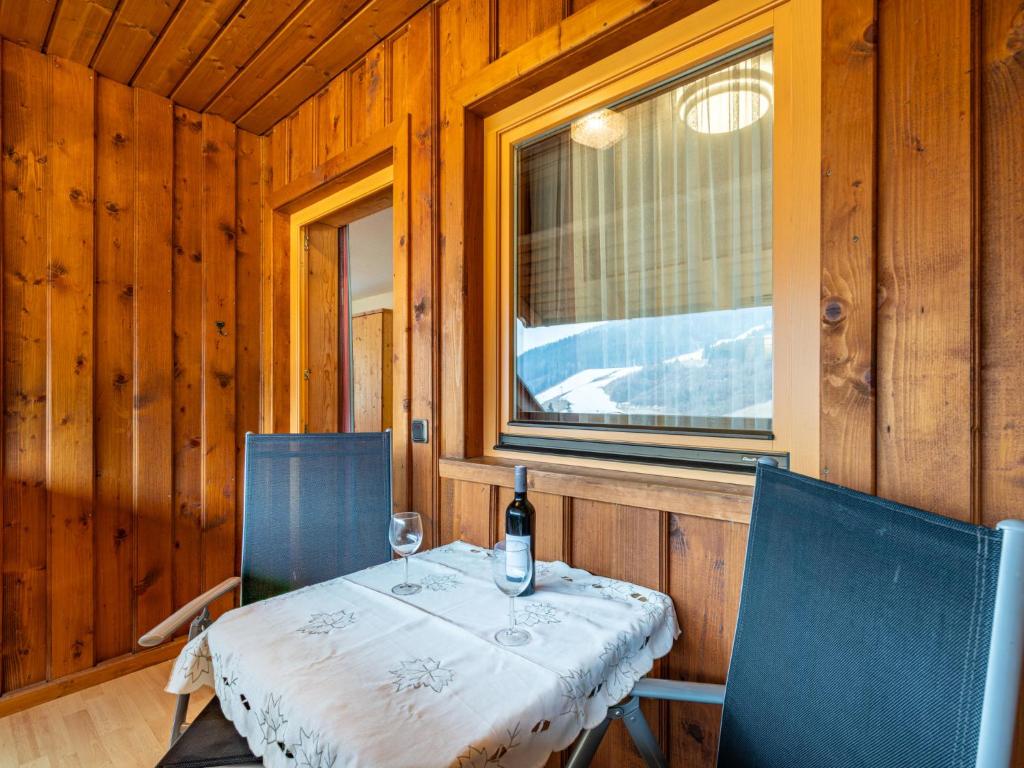 Χώρος καθιστικού στο Apartment Enzian by Interhome