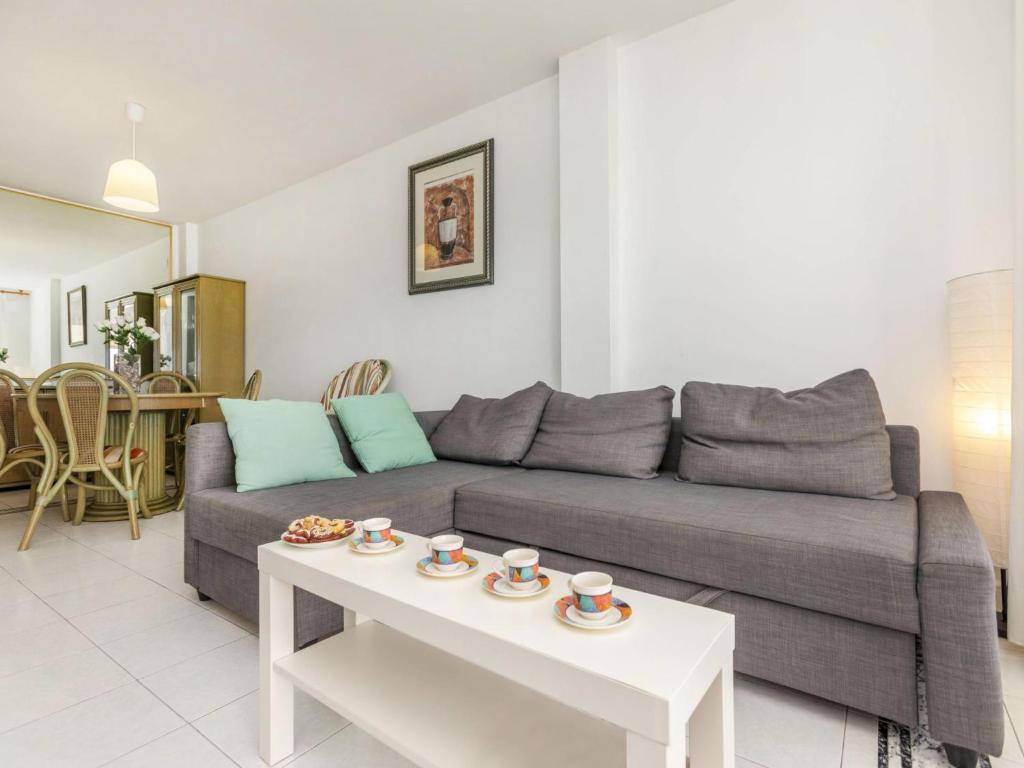Posedenie v ubytovaní Apartment Cala Montero I by Interhome