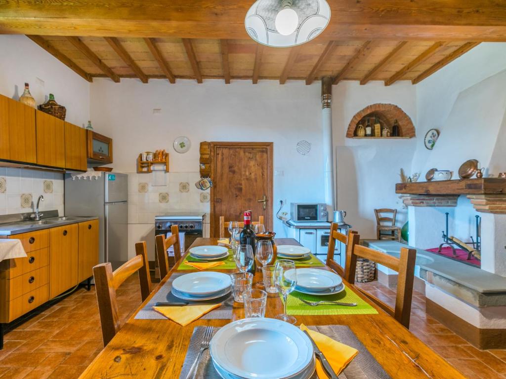 Kuchyň nebo kuchyňský kout v ubytování Holiday Home La Terrazza by Interhome