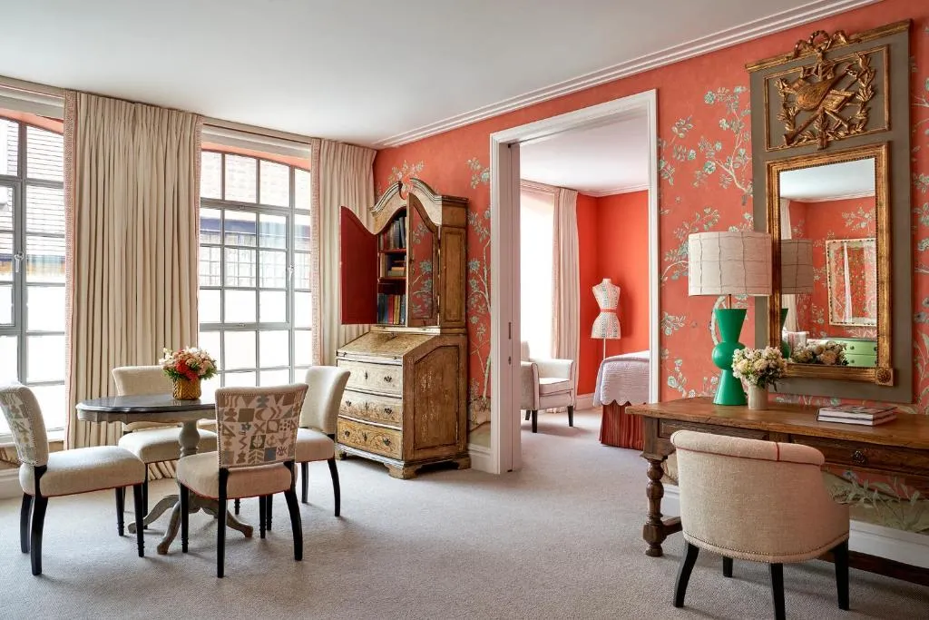 One Bedroom Richmond Suite