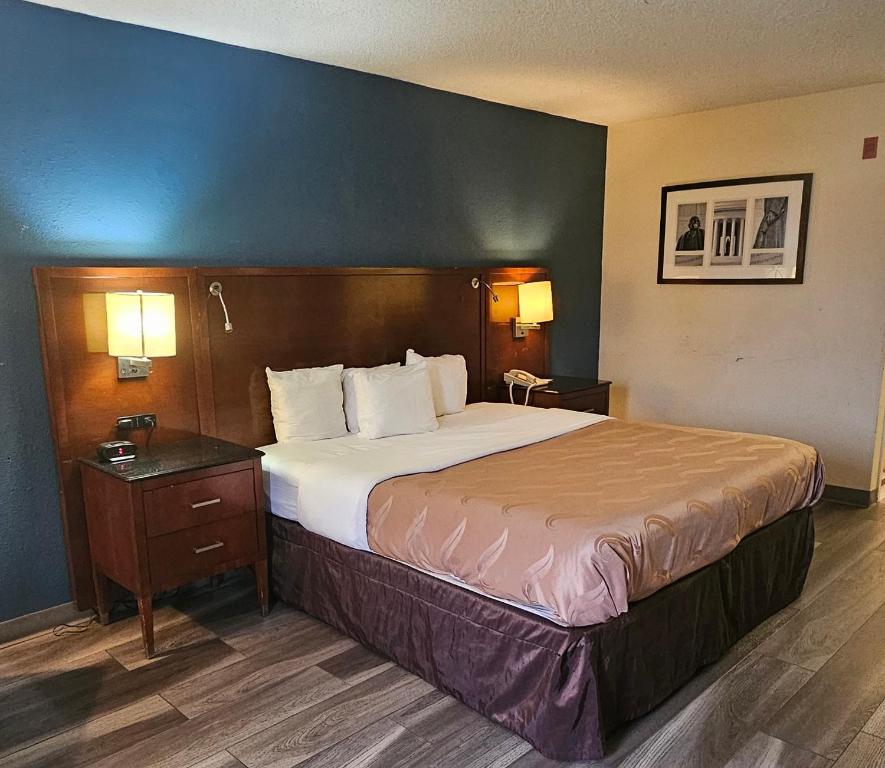 Quality Inn Sumter near Shaw AFB - Habitación Con Cama Extragrande - No Fumadores